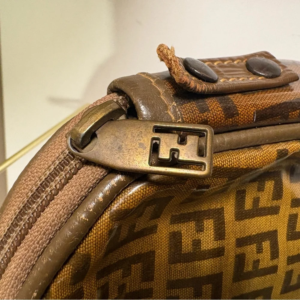 Vintage Fendi Zucca FF Monogram Dome Cosmetic Pouch Beauty Case Brown Italy Y2K